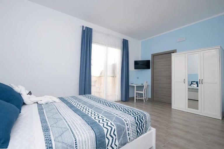 Bedroom 4, Dove sorge il sole, Trapani