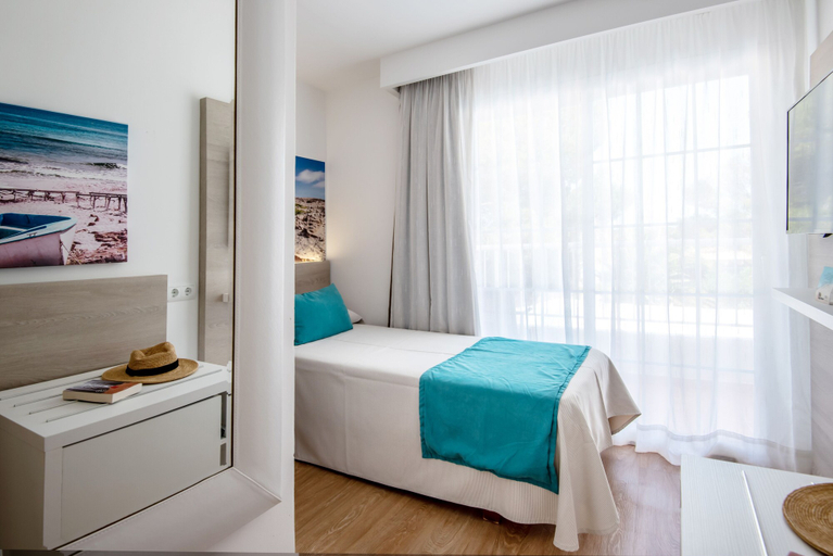 Bedroom 4, Hostal Es Pi, Baleares