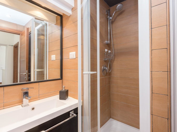 Bathroom 4, RSH Popolo Elegant Two Bedroom Apartment, Roma