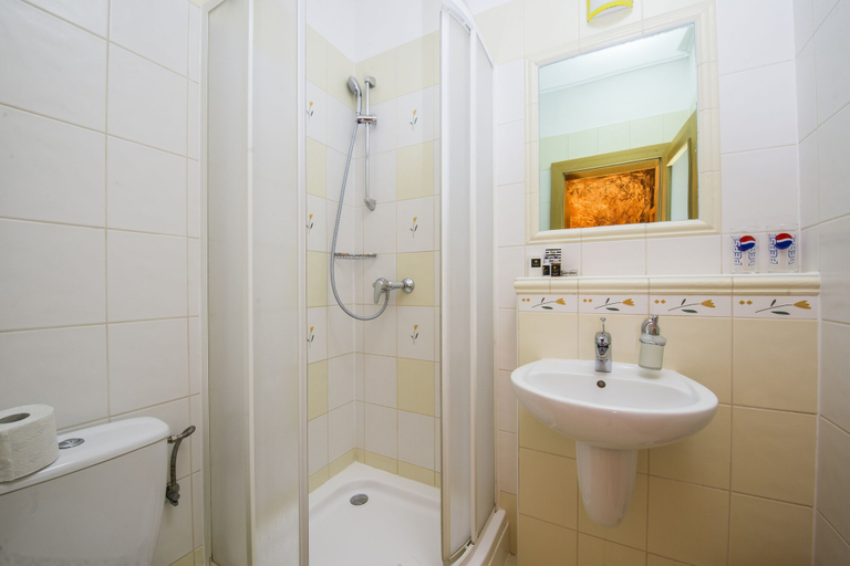 Bathroom 3, Pension Vila Mery, Poprad