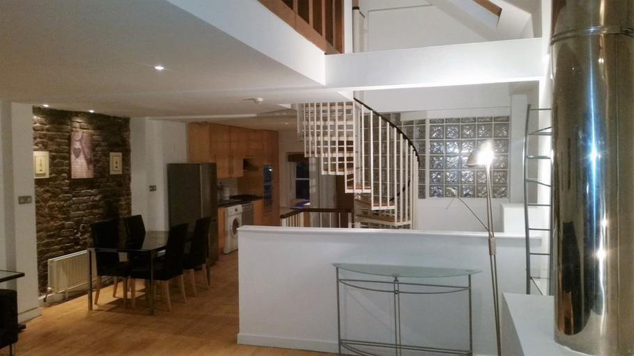 Others 4, MetroStays - Stephen's Green 7-3, Dublin
