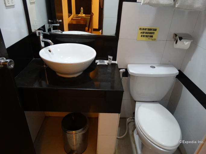 Bathroom 4, Silver Oaks Suite Hotel, Manila City