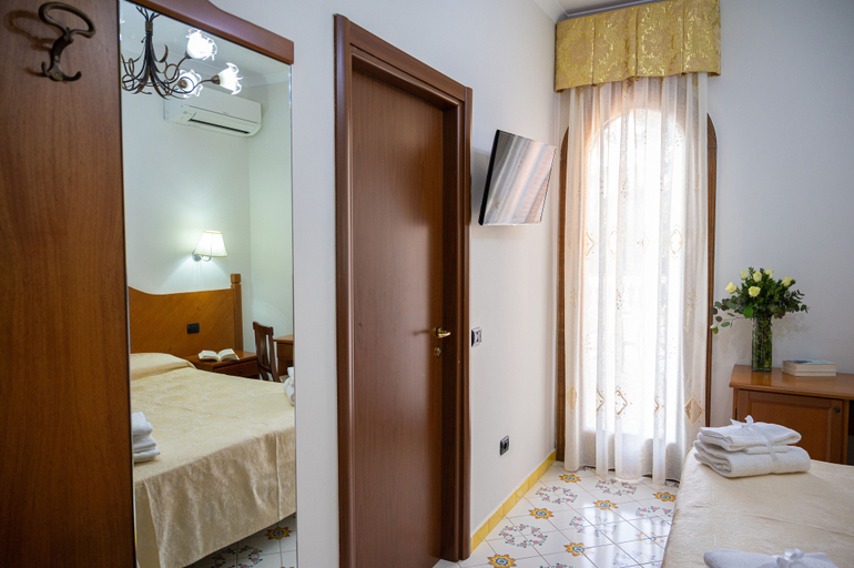 Bedroom 3, Villa Le Zagare Relais & SPA, Napoli