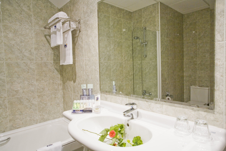 Bathroom, Hotel Oca Vermar, Pontevedra