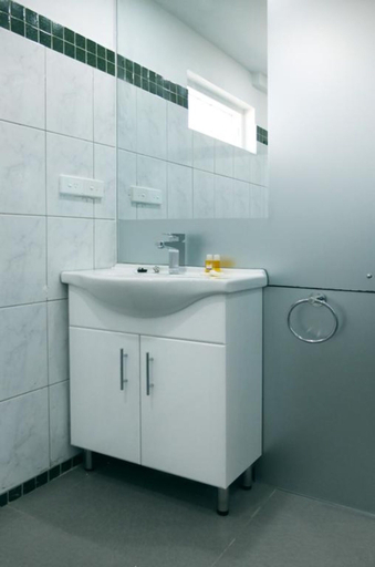 Bathroom 4, Southern Cross Hotel Fiji, Rewa