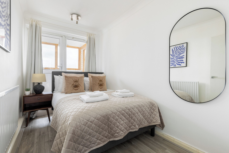 Bedroom 3, The Canary Wharf Collection, London