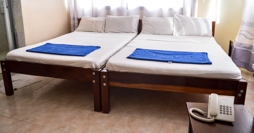 Bedroom 2, Cool Breeze Hotel Mombasa, Mvita