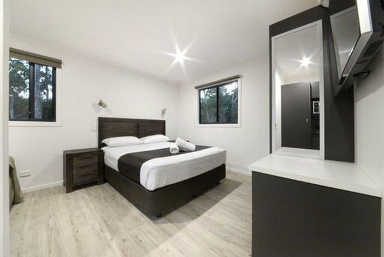 Bedroom 2, NRMA Airlie Beach Holiday Park, Whitsunday