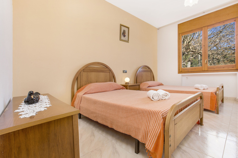 Bedroom 2, Villa Crespo, Girona