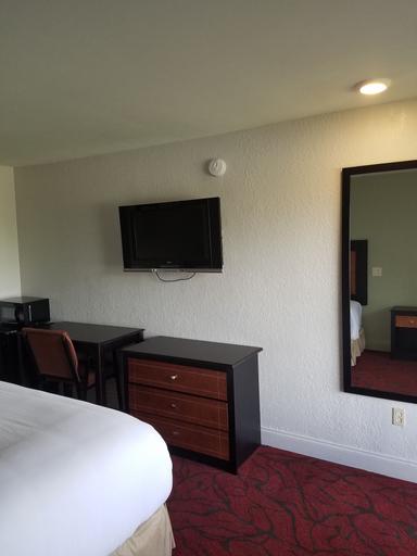Bedroom 4, Budget Inn, Broward