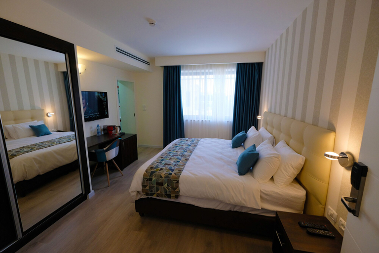 Bedroom 2, Tantur Hills Hotel - Jerusalem, Bethlehem
