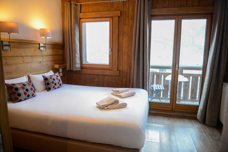 Bedroom 3, Chalet Hotel Les Campanules, Haute-Savoie