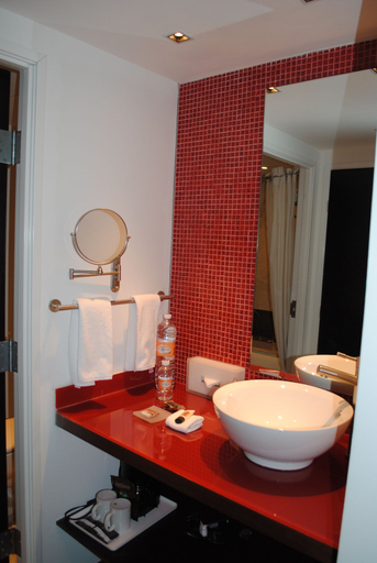 Bathroom 4, Fiesta Inn Cuautitlan, Tepotzotlán