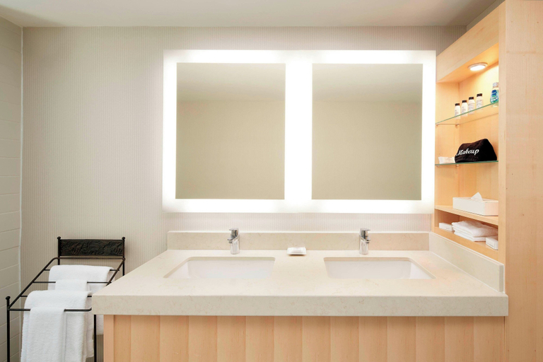 Bathroom 4, Delta Hotels Prince Edward by Marriott, Queens