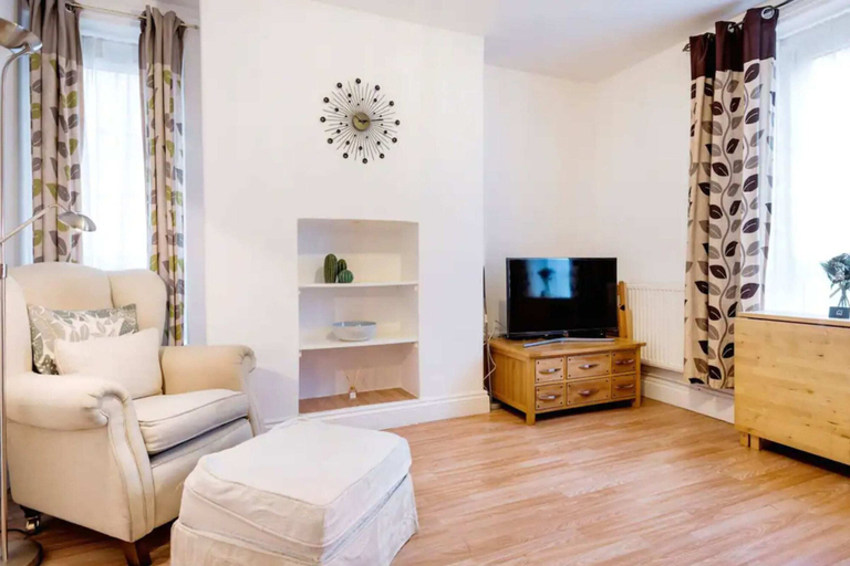 Others 3, Fabulous 2 Bedroom Apartment in London Bridge, London