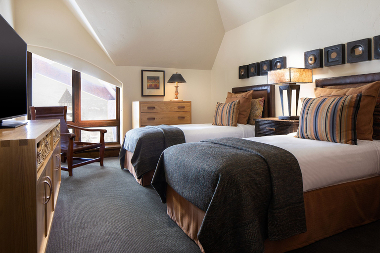 Bedroom 3, The Hythe, a Luxury Collection Resort, Vail, Eagle