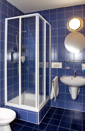 Bathroom 4, Hotel Kálvária, Győr