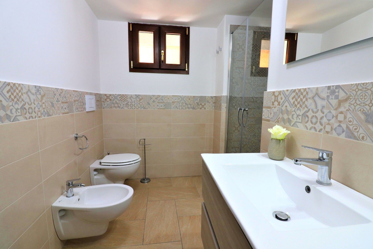 Bathroom 3, Maison Lirio, Salerno