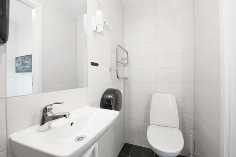 Bathroom 5, Hotell Eken, Mölndal