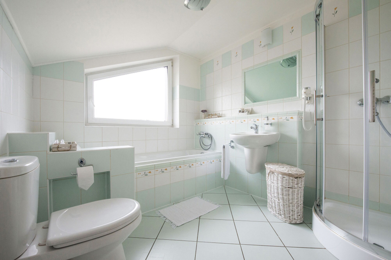 Bathroom 3, Pension Vila Mery, Poprad