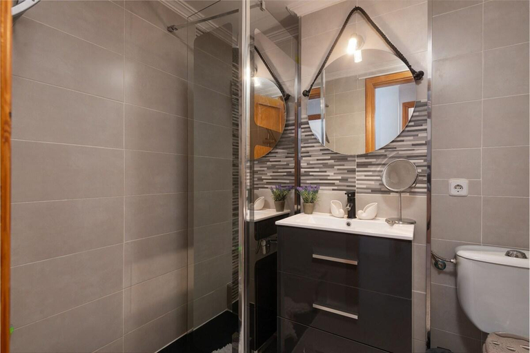 Bathroom 2, Violet House, Baleares