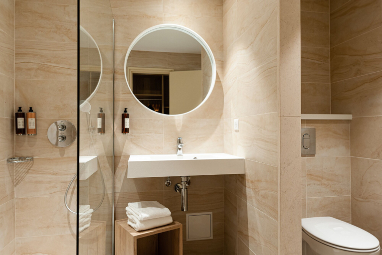 Bathroom 5, Hotel Les Nomades, Côte-d'Or