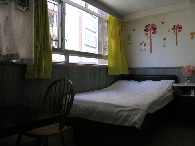 Bedroom 5, Majestic 7 Guest House, Kowloon