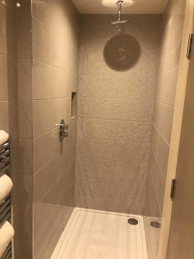 Bathroom 3, The Enniskillen Hotel and Motel, Fermanagh and Omagh