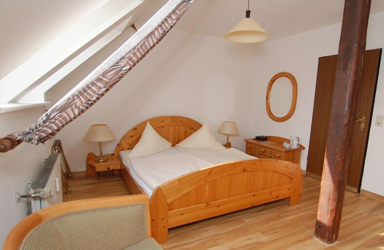 Bedroom 2, Auf dem Langenhof Wunstorf, Region Hannover