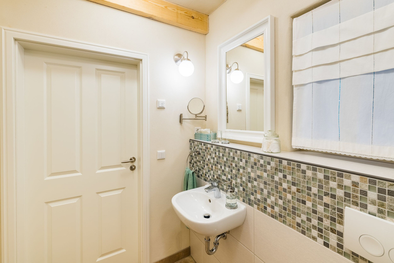 Bathroom 3, Adelinenhof, Spree-Neiße