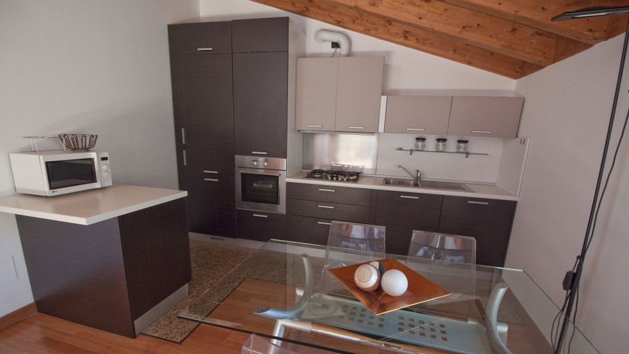 Others 5, Italianway Comfort - Rubens 19 B, Milano