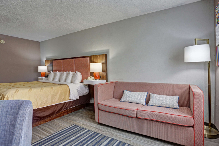 Bedroom 3, Quality Inn Pierre-Fort Pierre, Hughes