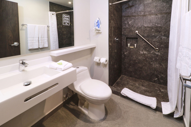 Bathroom 5, City Express by Marriott Monterrey Universidad, Monterrey