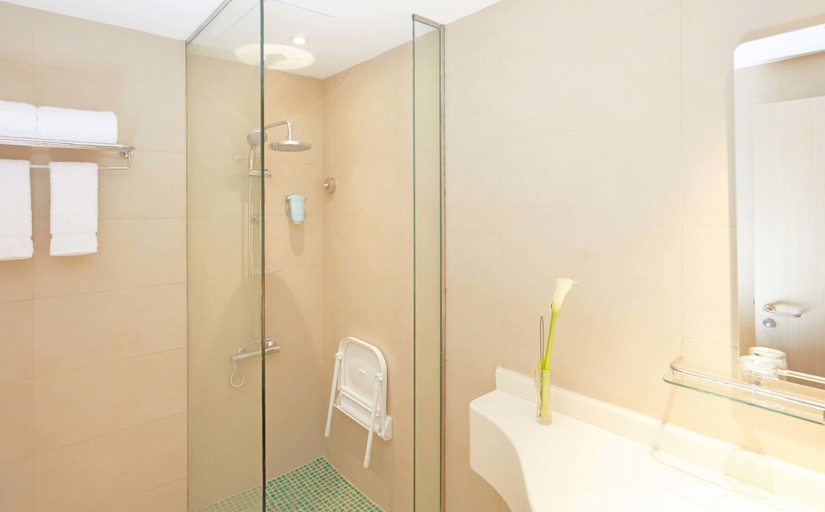 Bathroom 5, ibis Styles Makkah, Makkah
