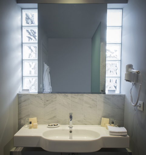 Bedroom 3, Hotel Ligaro, Charente