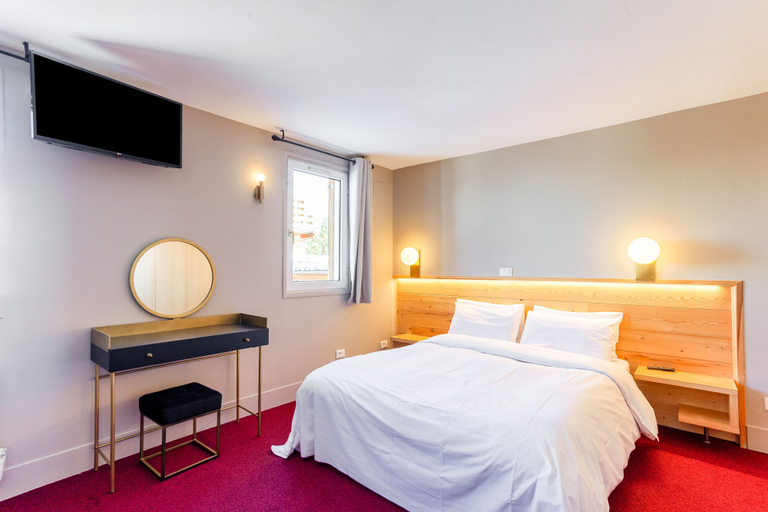 Bedroom 3, hotel Turan, Isère