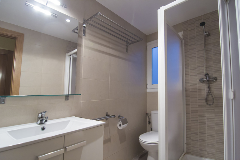 Bathroom, RVApartaments Provenzal, Girona