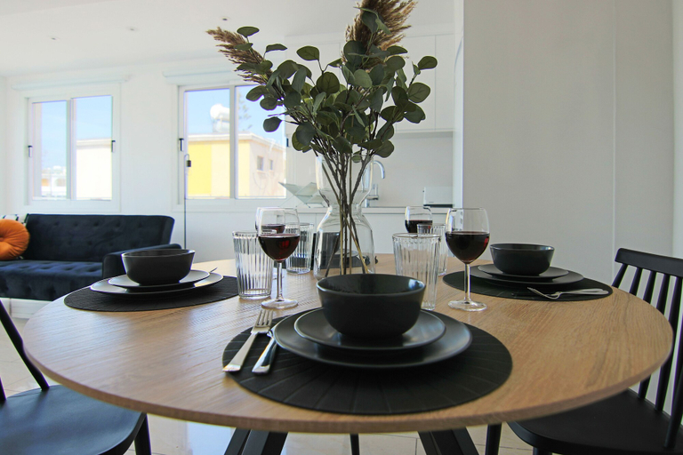 Others 5, Phaedrus Living: Seaside Modern Flat Lighthouse 63
