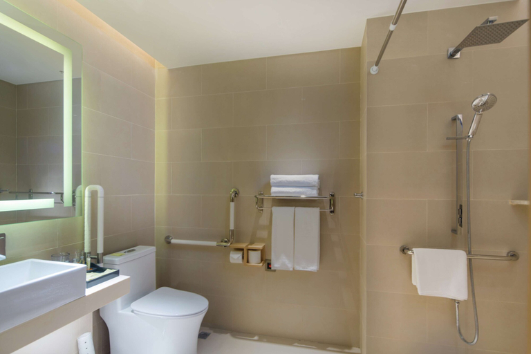 Bathroom 4, Hilton Garden Inn Qidong, Nantong