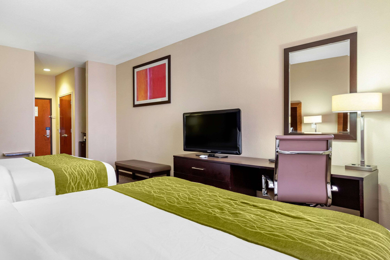 Bedroom 2, Comfort Inn & Suites Lakeside, Maverick