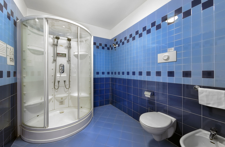 Bathroom 5, Hotel Motel Sporting, Cremona