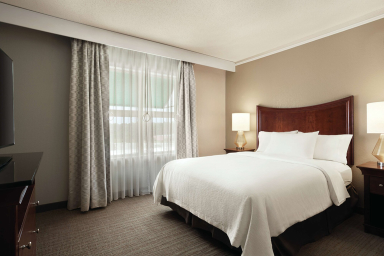 Bedroom 3, Embassy Suites by Hilton Brunswick, Glynn