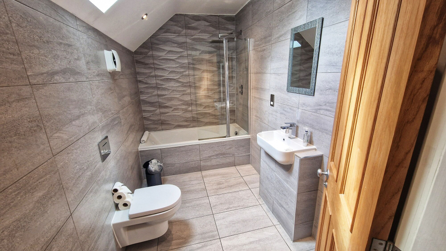 Bathroom 4, iStay Liverpool 1 Water Street Apartments, Sefton