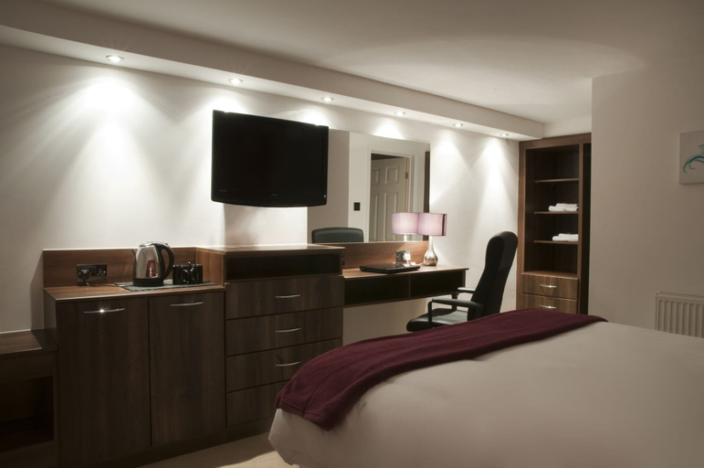 Bedroom 2, Haveli Hotel, Rhondda, Cynon, Taff