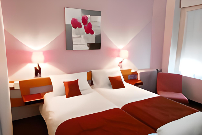 Bedroom 3, Logis Hotel Le 120, Vendée