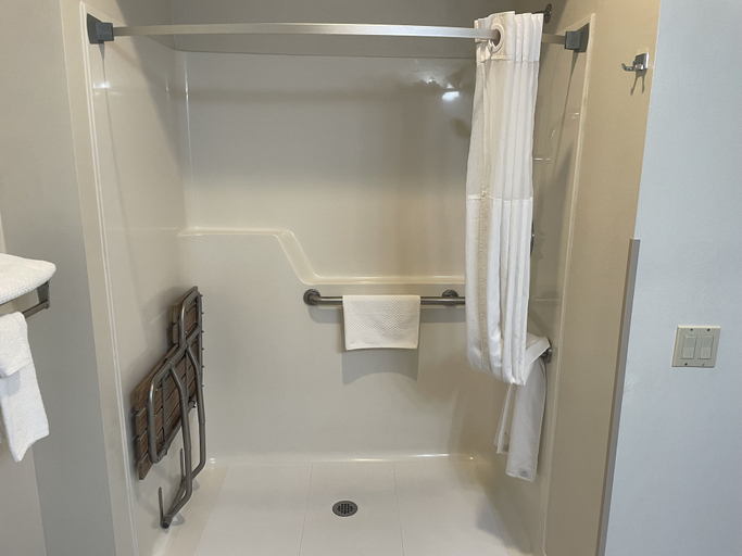 Bathroom 4, Quality Inn & Suites Longview Kelso, Cowlitz