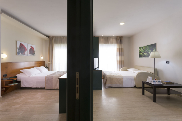 Bedroom 4, Astoria Suite Hotel, Rimini
