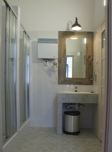Bathroom 4, Hostel Lwowska 11, Warsaw