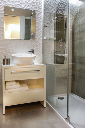 Bathroom 4, Porto Sentido, Porto