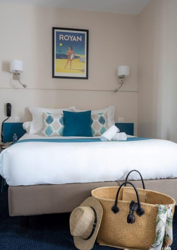 Bedroom 3, Un Hôtel sur le Port, Charente-Maritime